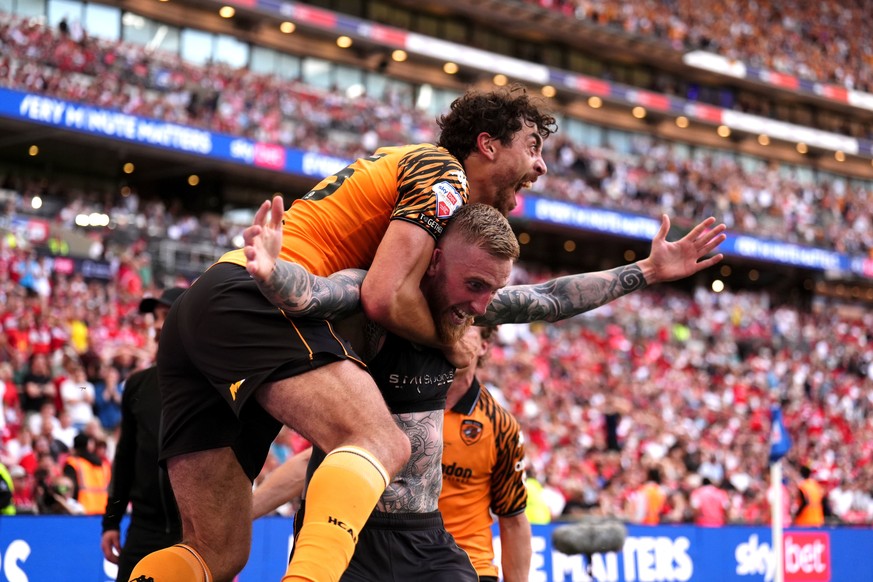 Hull City's Oliver McBurnie celebrates scoring their side's first goal of the game during the Championship play-off final between Hull City and Middlesbrough at Wembley Stadium, London, Satu ...