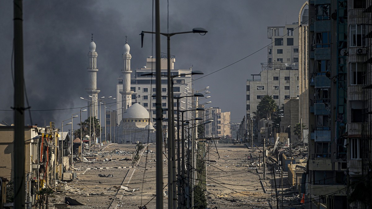 epa10954344 A general view of debris at a deserted street following Israeli air strikes in Gaza City, 02 November 2023. More than 8,500 Palestinians and at least 1,400 Israelis have been killed, accor ...
