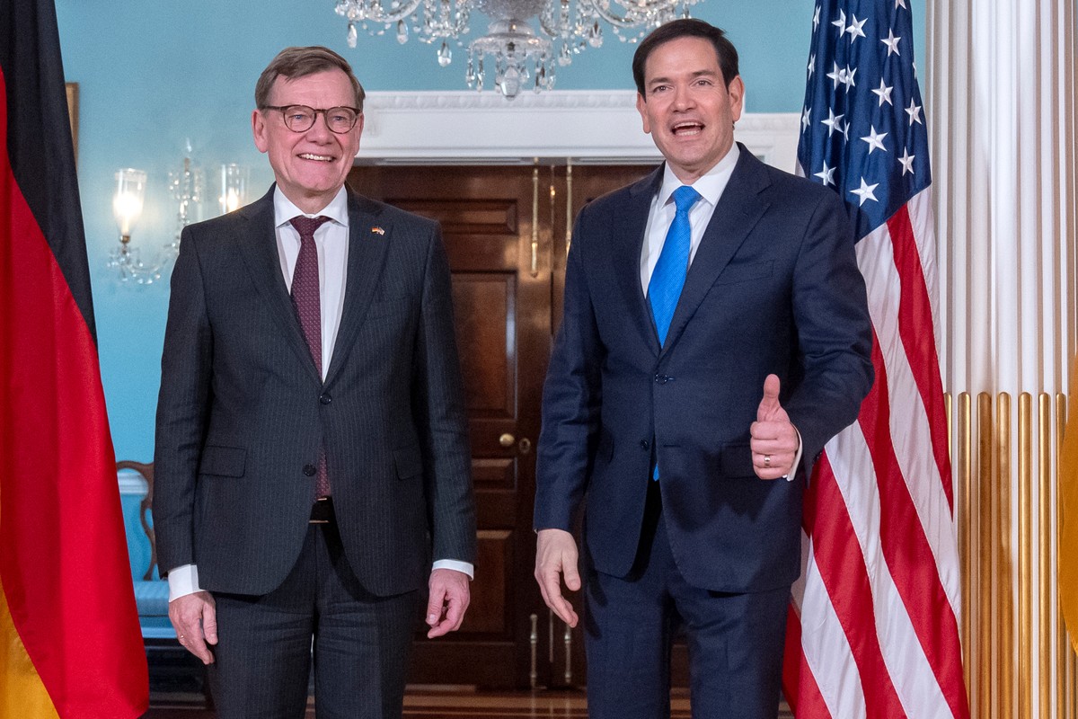 Secretary of State Marco Rubio, right, gives a thumbs up while standing with Germany's Foreign Minister Johann Wadephul at the State Department, Monday, Jan. 12, 2026, in Washington. (AP Photo/Ma ...