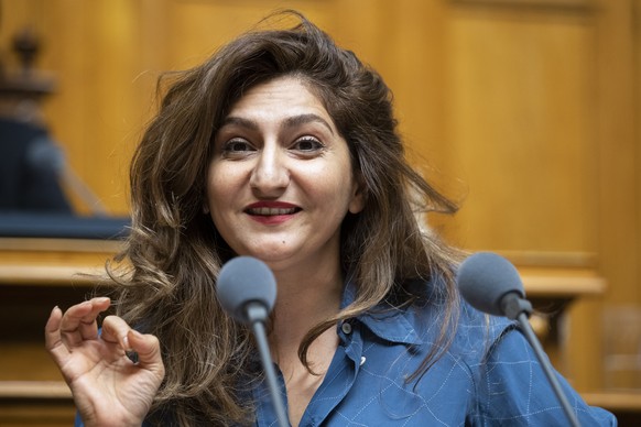 Sibel Arslan, GPS-BS, spricht waehrend der Debatte um den UNO-Migrationspakt im Nationalrat, waehrend der Wintersession der Eidgenoessischen Raete, am Donnerstag, 6. Dezember 2018 in Bern. (KEYSTONE/P ...