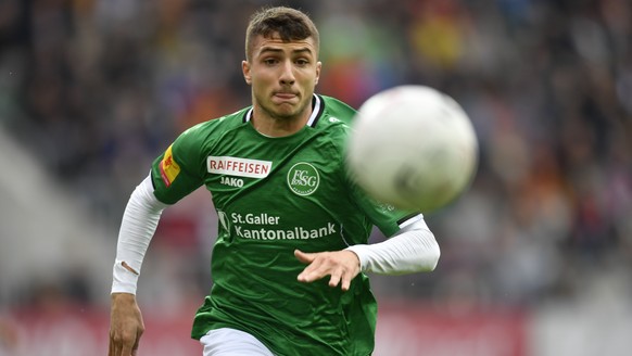 St.Gallens Leonidas Stergiou, beim Fussball Super-League Spiel zwischen dem FC St. Gallen und dem FC Basel, am Sonntag, 6. Oktober 2019, im Kybunpark in St. Gallen. (KEYSTONE/Gian Ehrenzeller)