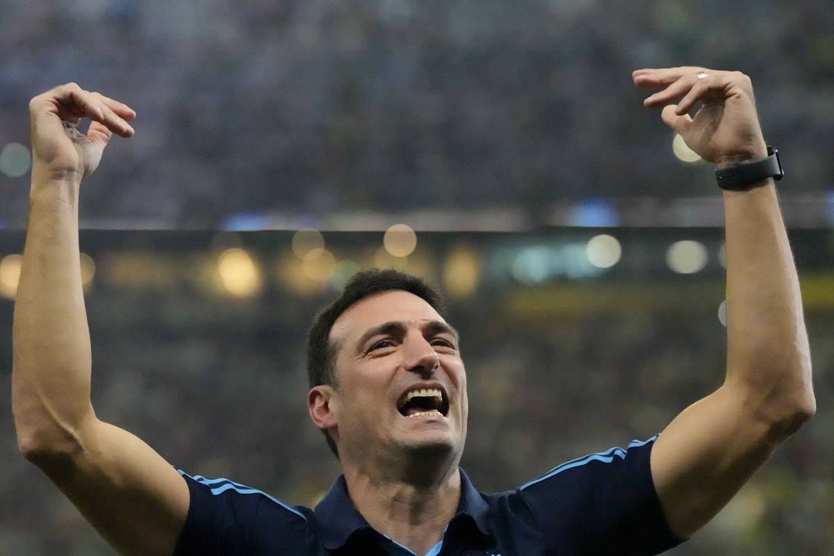 Argentina's head coach Lionel Scaloni celebrates after the World Cup final soccer match between Argentina and France at the Lusail Stadium in Lusail, Qatar, Sunday, Dec. 18, 2022. (AP Photo/Frank ...