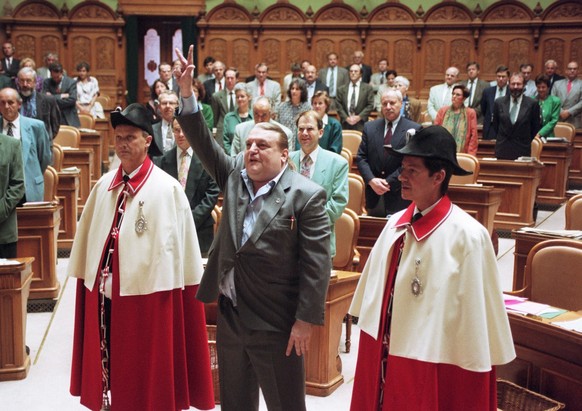 Giuliano Bignasca, Nationalrat der Lega dei Ticinesi, wird am 13. Januar 1995 im Bundeshaus in Bern vereidigt. (KEYSTONE/Lukas Lehmann)