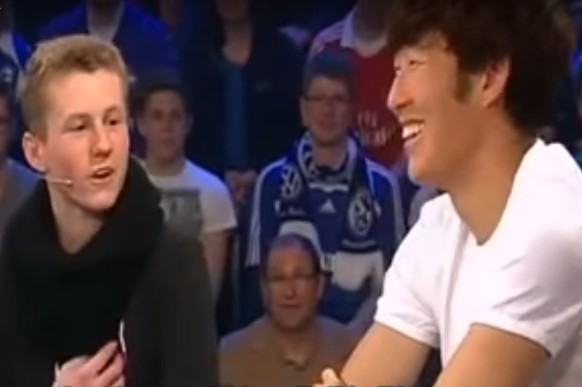 Treffen der Ex-Mitbewohner: Alexander Lukesch und Heung-min Son trafen sich 2013 im Aktuellen Sportstudio des ZDF wieder.