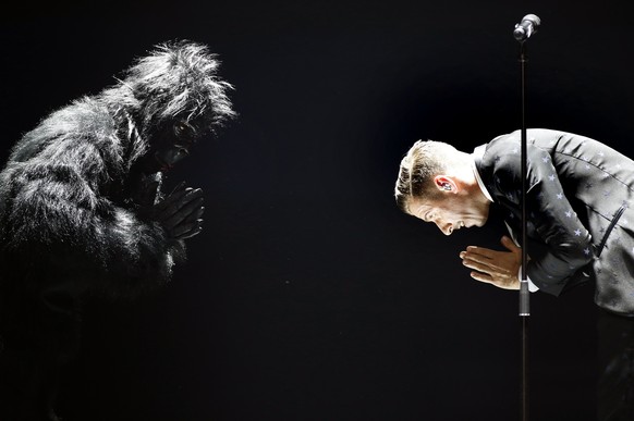 epa05951019 Francesco Gabbani of Italy performs his song &#039;Occidentali&#039;s Karma&#039; during rehearsals for the First Semi Final of the 62nd annual Eurovision Song Contest (ESC) at the Interna ...