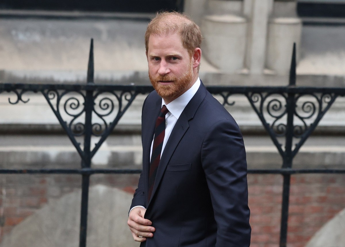 epa12670947 Prince Harry departs the Royal Courts of Justice in London, Britain, 22 January 2026. Prince Harry along others including Elton John and Elizabeth Hurley, are bringing a case against Assoc ...