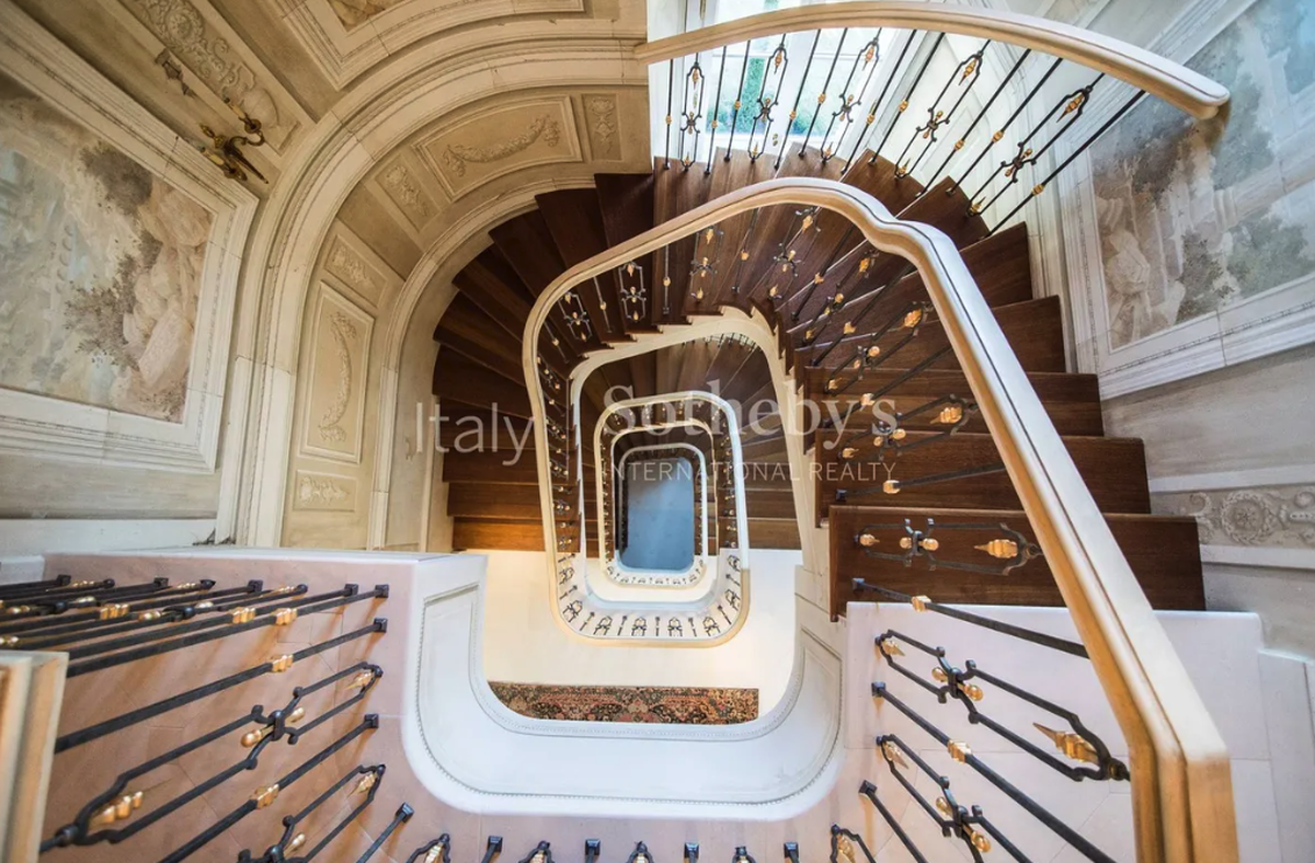 Un escalier à la Sam Szafran.