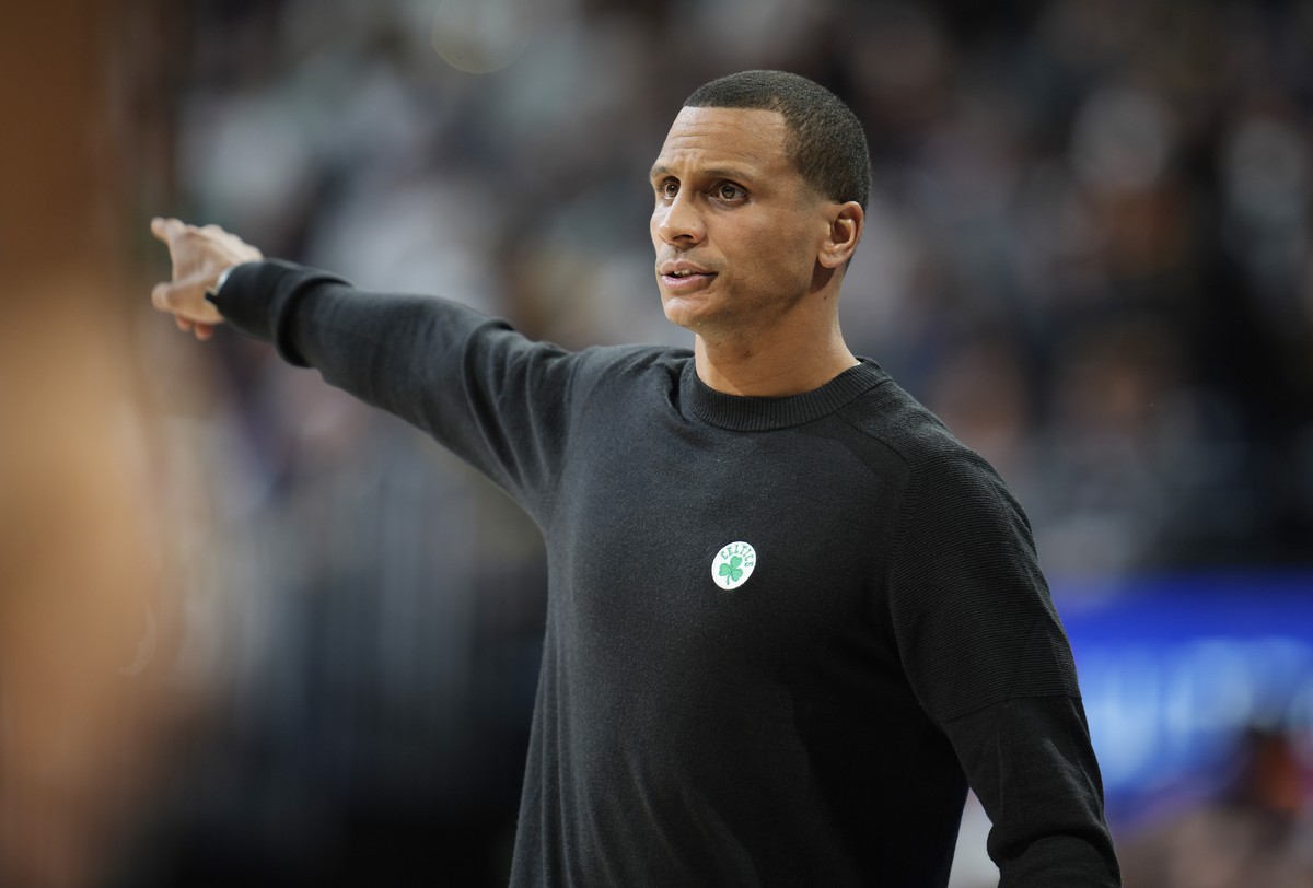 Boston Celtics head coach Joe Mazzulla directs his team against the Denver Nuggets in the first half of an NBA basketball game, Sunday, Jan. 1, 2023, in Denver. (AP Photo/David Zalubowski)