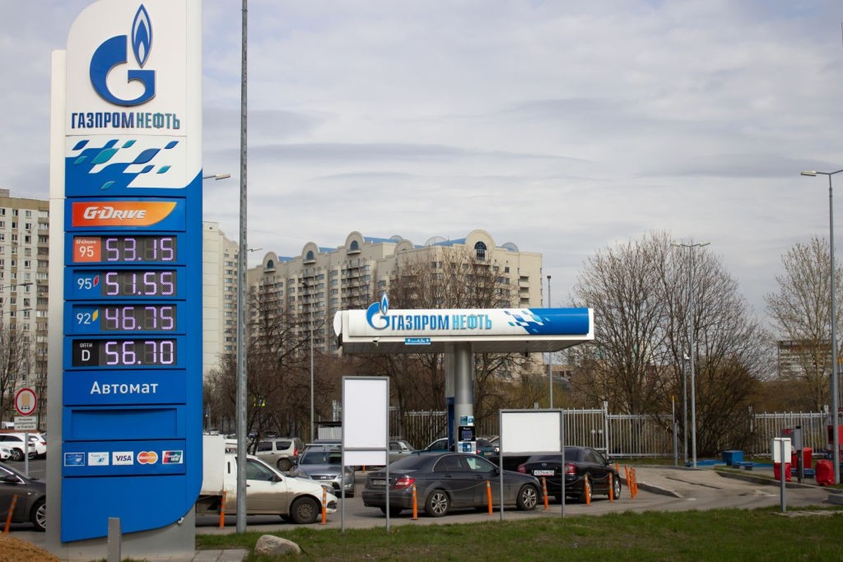 MOSCOW, RUSSIA - 2023/04/17: A Gazprom Neft filling station is seen in Moscow. (Photo by Vlad Karkov/SOPA Images/LightRocket via Getty Images)