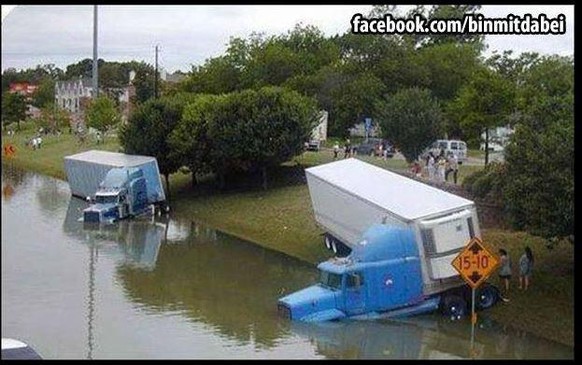 PICDUMP 395 – Zeit für einen Tapetenwechsel. Hö hö. Hö.\nNach einer Kraft zehrender Fuhre. Da kriegt der stärkste LKW Durst