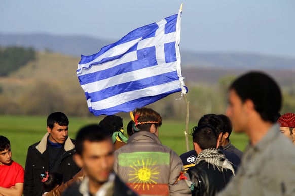 Im Lager von Idomeni an der Grenze zu Mazedonien sollen nach neuesten Angaben des Krisenstabs rund 12'000 Menschen sein.