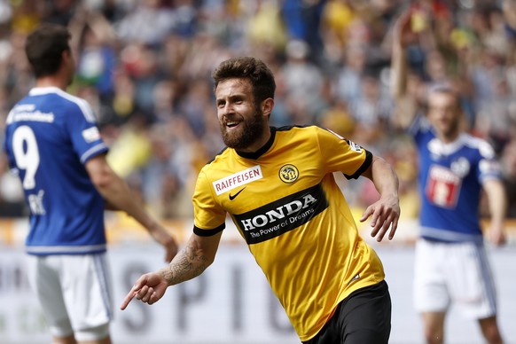 YBs Miralem Sulejmani jubelt nach seinem Tor zum 2-1 im Super League Spiel zwischen dem BSC Young Boys Bern und dem FC Luzern, am Sonntag, 14. Mai 2017 im Stade de Suisse Wankdorf in Bern. (KEYSTONE/P ...