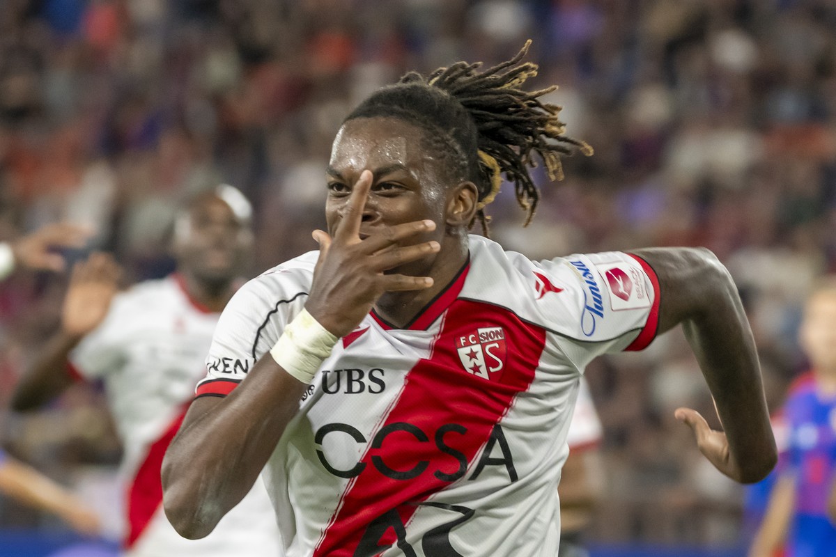 Doppeltorschuetze Winsley Boteli (SIO) jubelt nach dem Tor zum 1:2 im Fussball Meisterschaftsspiel der Regular Season der Swiss Super League zwischen dem FC Basel 1893 und dem FC Sion im Stadion St. J ...