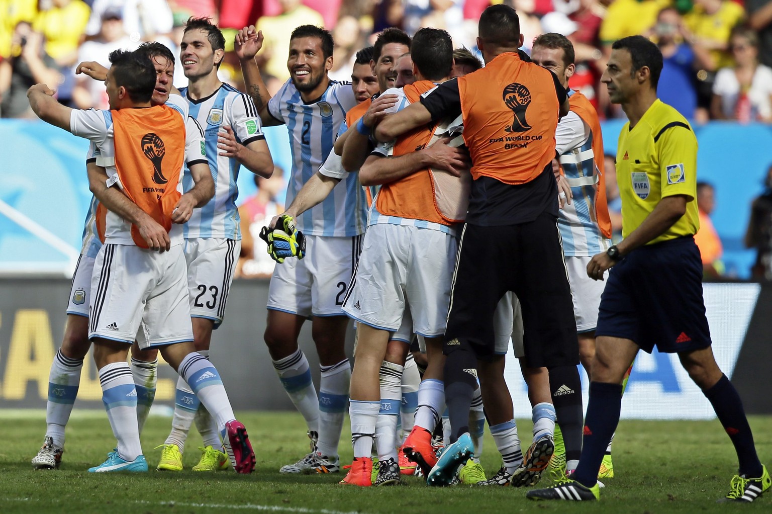 Die Argentinier freuen sich über den Einzug in den Halbfinal.