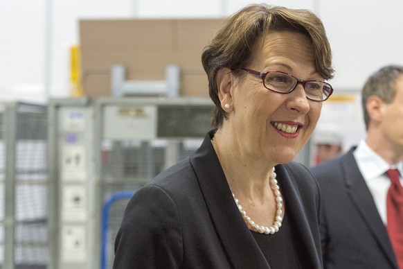 Susanne Ruoff, Konzernchefin der Post in der vollautomatisierten Lager- und Kommissionierungsanlage, im neuen Post-Logistikzentrum &quot;YellowCube&quot;, aufgenommen am Mittwoch, 28. Mai 2014, in Oft ...