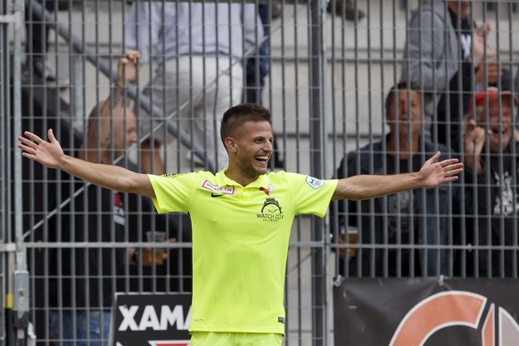 Biel's Antonio Marchesano celebrates his goal after scored the 1:4, during the Challenge League soccer match of Swiss Championship between Neuchatel Xamax FCS and FC Biel-Bienne, at the Stade de ...
