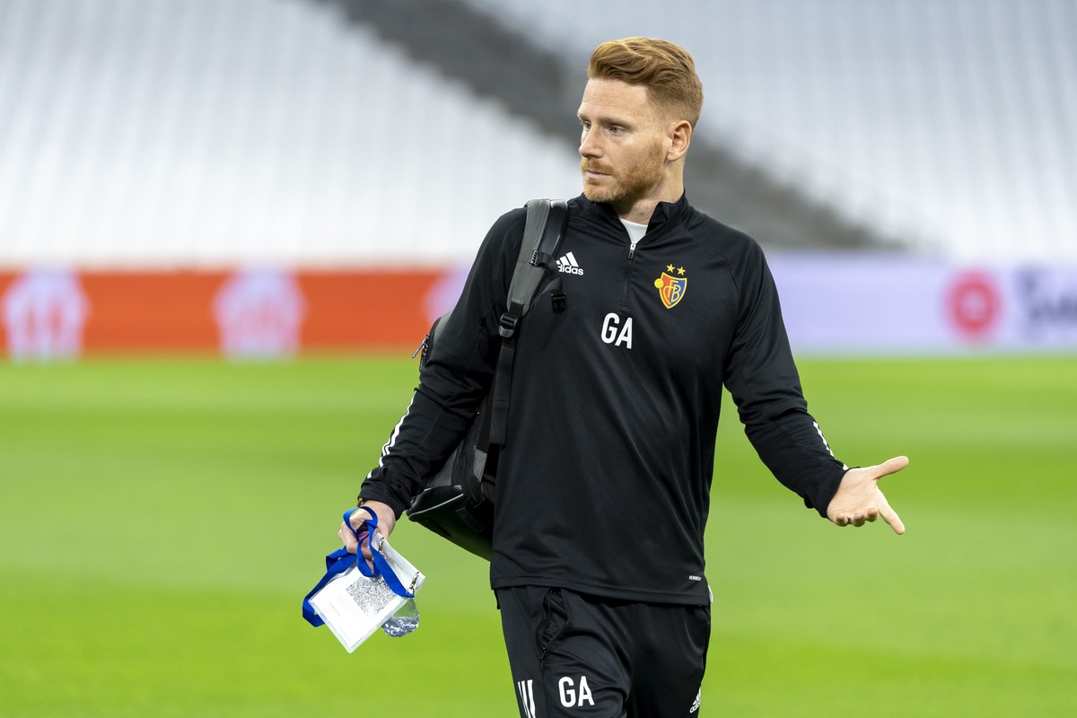 Basel's spanish head coach Guillermo Abascal during a training session the day before the UEFA Conference League round of 16 first leg soccer match between France's Olympique de Marseille an ...