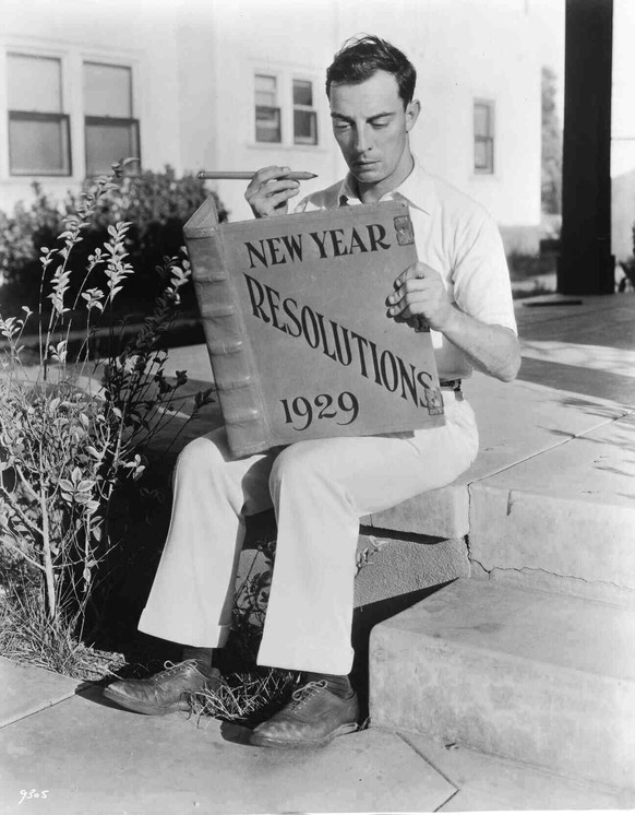 Buster Keaton merkt sich seine Neujahrsvorsätze für 1929. http://www.pinsdaddy.com/real-longest-lasting_zV1pb%7CPMPh2BRymAhsazzCu9%7C2YF7drisguCP6ixf5c/