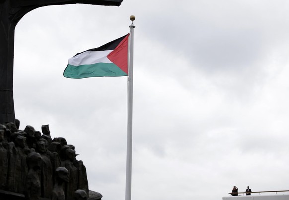 The State of Palestine flag flies for the first time at U.N. headquarters, Wednesday, Sept. 30, 2015. (AP Photo/Seth Wenig)