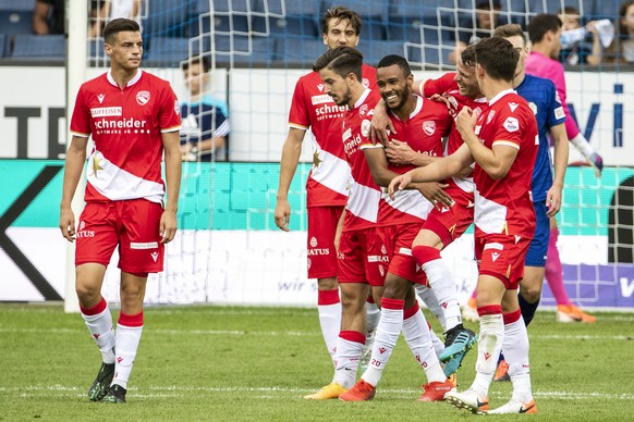 Jubel bei den Spielern des FC Thun nach dem Tor zum 0-2 beim Meisterschaftsspiel der Super League zwischen dem FC Luzern und dem FC Thun in der Swissporarena in Luzern, am Sonntag, 11. August 2019. (K ...