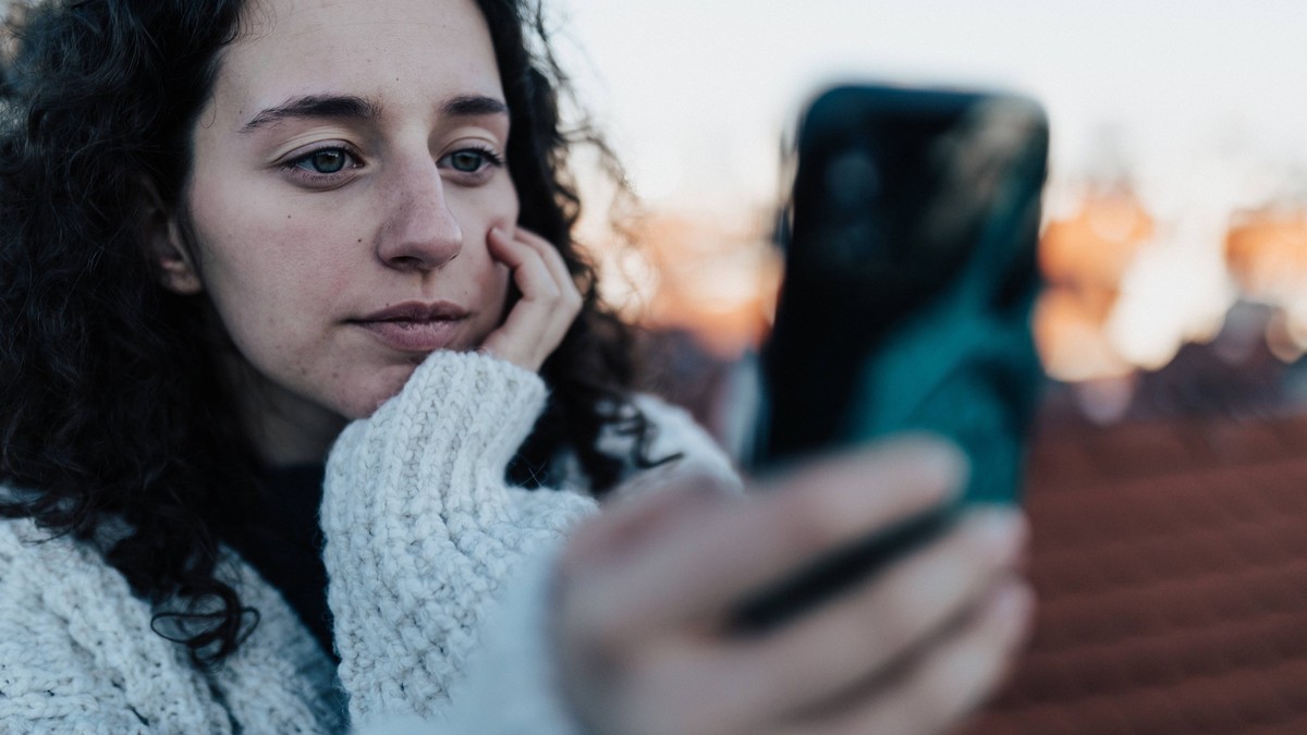 Wer stundenlang auf Social Media scrollt, wird vergesslicher – sagt eine Studie