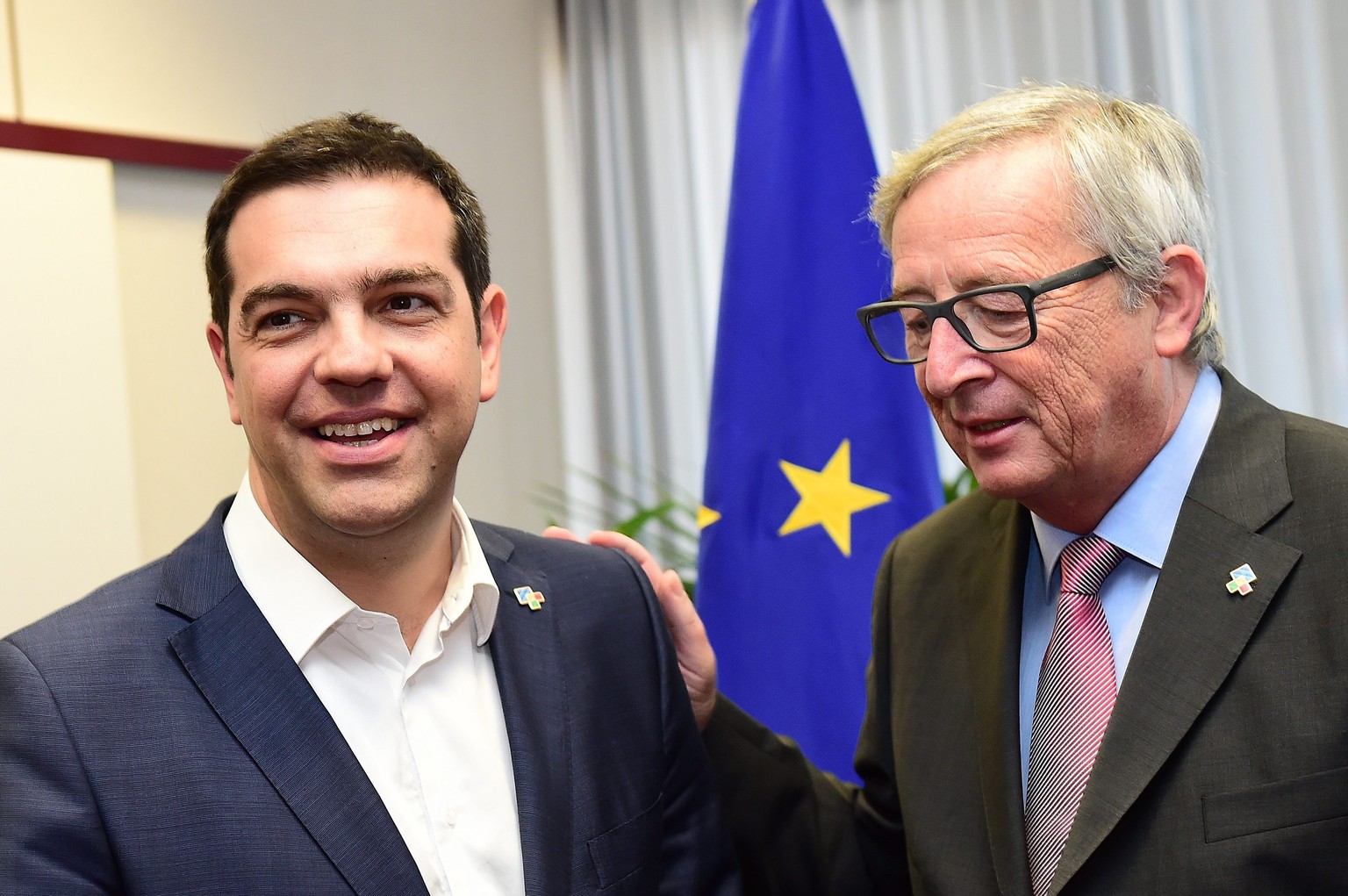 EU-Kommissionspräsident Jean-Claude Juncker beim&nbsp;Treffen mit dem griechischen Ministerpräsidenten Alexis Tsipras (links).