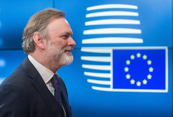 epa05876499 Britain&#039;s Ambassador to the European Union Sir Tim Barrow arrives at the EU Council in Brussels, Belgium, 29 March 2017. British Prime Minister Theresa May has signed the letter givin ...