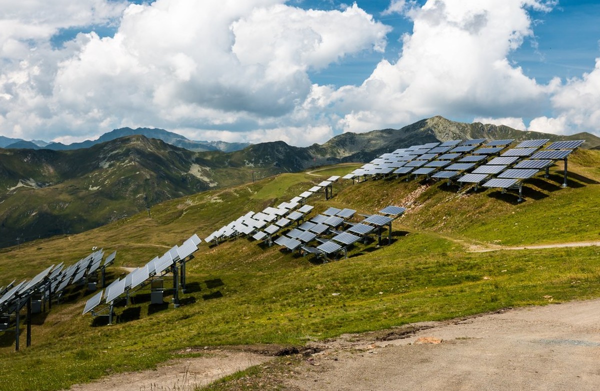 Un parc solaire dans les Alpes autrichiennes.