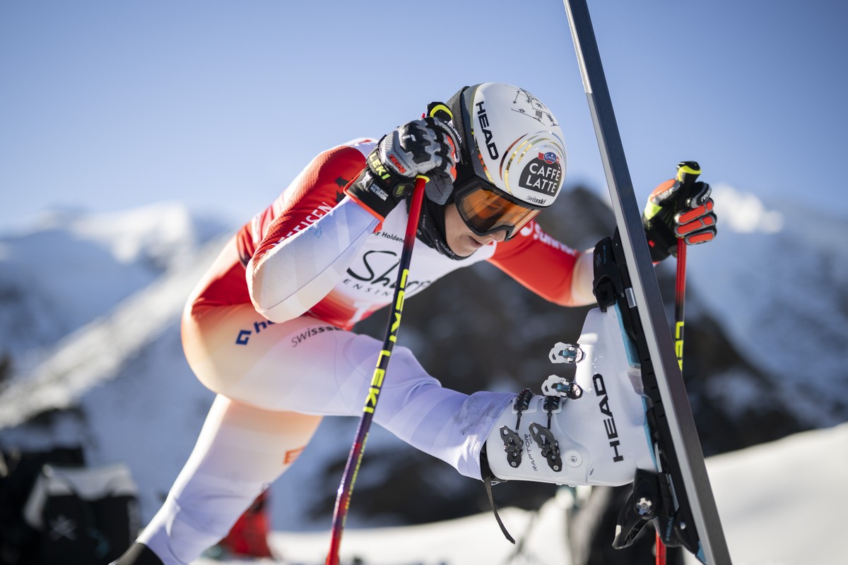 Die Schweizer Skirennfahrerin Wendy Holdener aufgenommen im Training, am Mittwoch, 14. Oktober 2026, auf der Diavolezza in Pontresina. Die Schweizer Skifahrer treten kommende Woche zum ersten Weltcup  ...