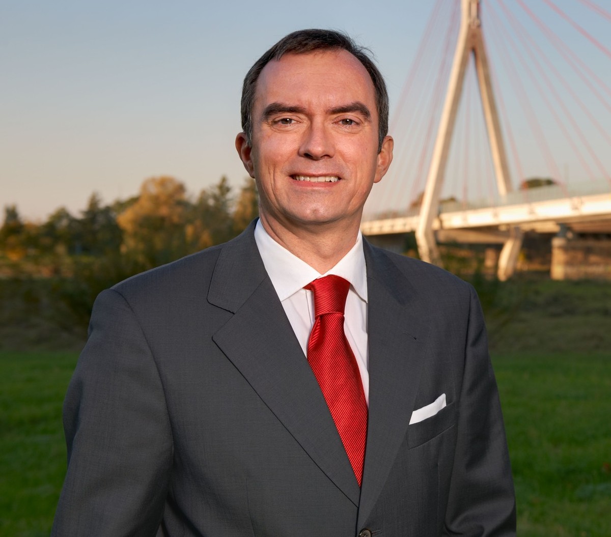 Frank Müller ist Gründer der internationalen Markenberatung The Bridge To Luxury TBTL und lehrt als Dozent Luxury Management an der Universität St. Gallen.