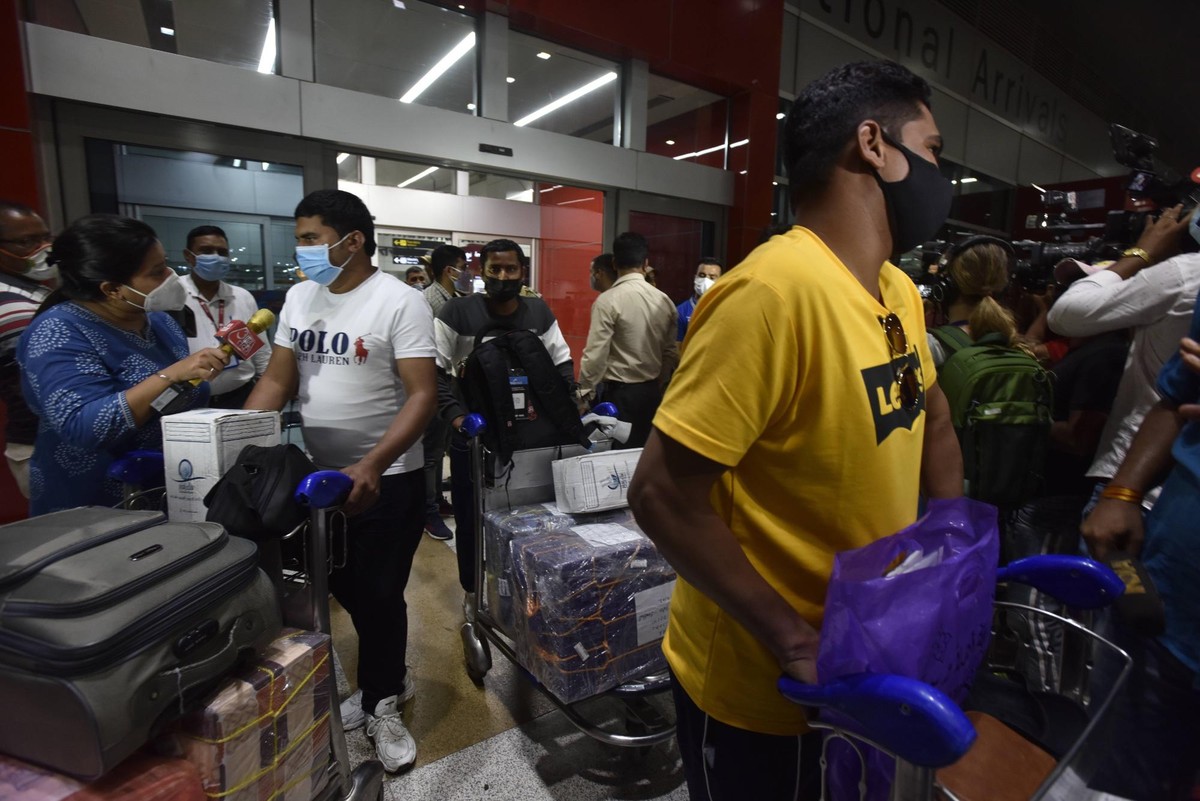 NEW DELHI, INDIA AUGUST 15: Passengers from Kabul arrive at T3 Indira Gandhi International Airport, on August 15, 2021 in New Delhi, India. According to the sources, India is closely monitoring the fa ...