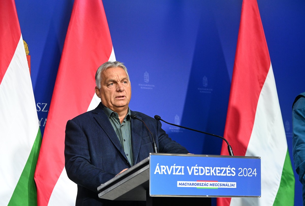 epa11611016 Hungarian Prime Minister Viktor Orban holds a press conference on flood protection in the press room of the Prime Minister's Office in Budapest, Hungary, 18 September 2024. The hardes ...