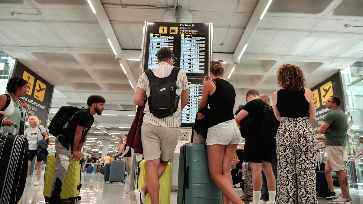 Schock-f-r-Mallorca-Reisende-Fehlalarm-f-hrt-zu-Flugzeug-Evakuierung
