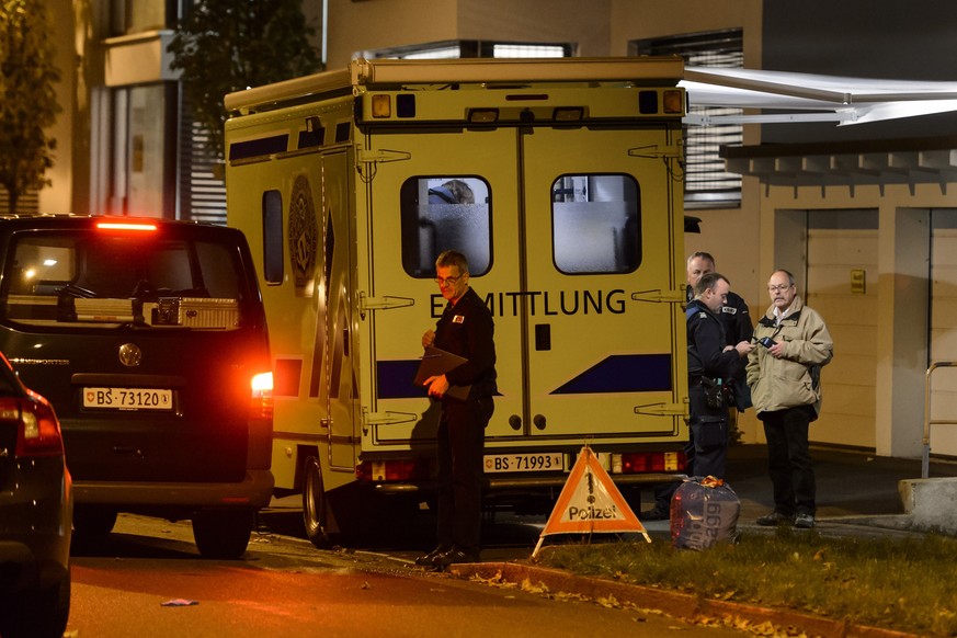 In Basel wurden am Montagnachmittag zwei Frauen getötet, ein Mann wurde schwer verletzt.