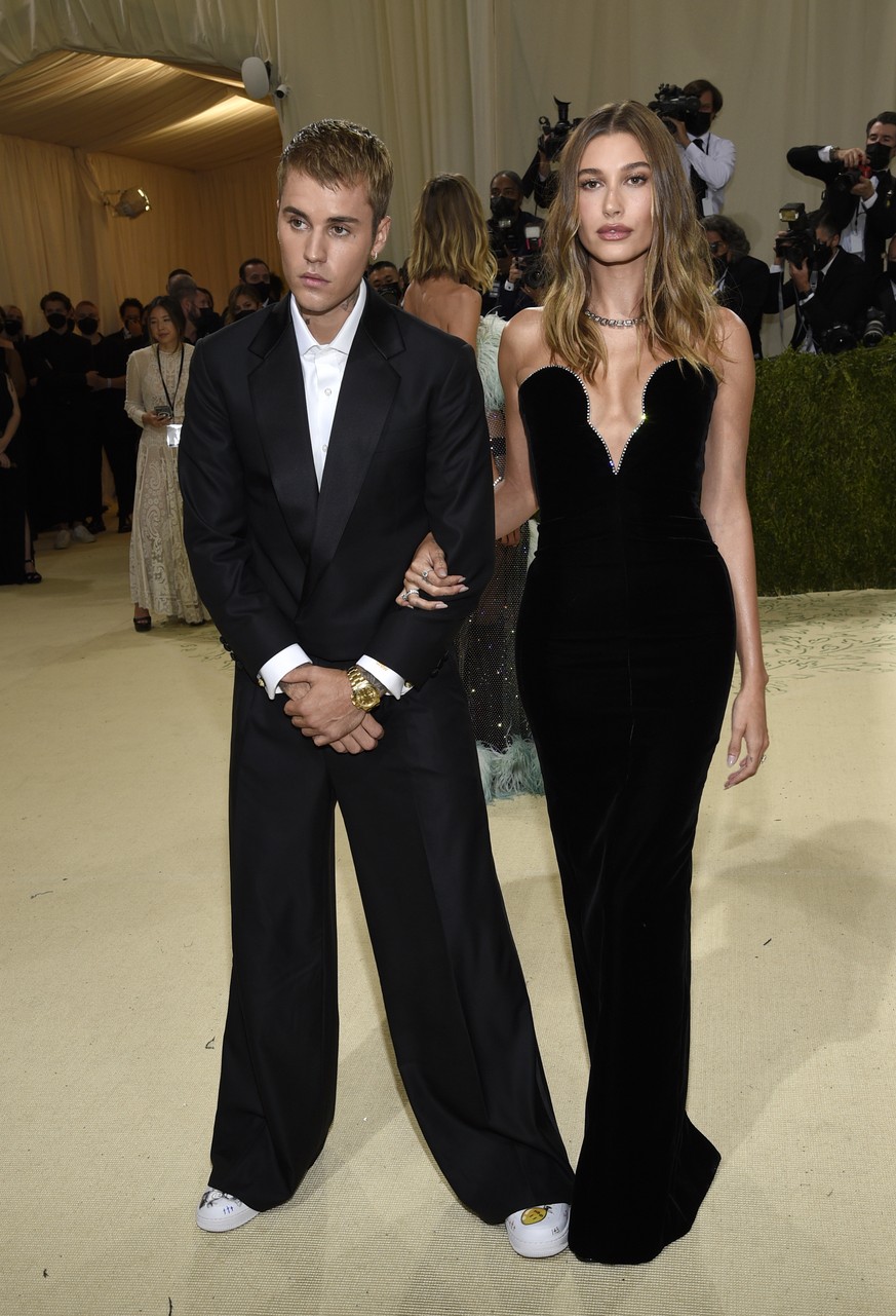 Justin Bieber, left, and Hailey Bieber attend The Metropolitan Museum of Art&#039;s Costume Institute benefit gala celebrating the opening of the &quot;In America: A Lexicon of Fashion&quot; exhibitio ...