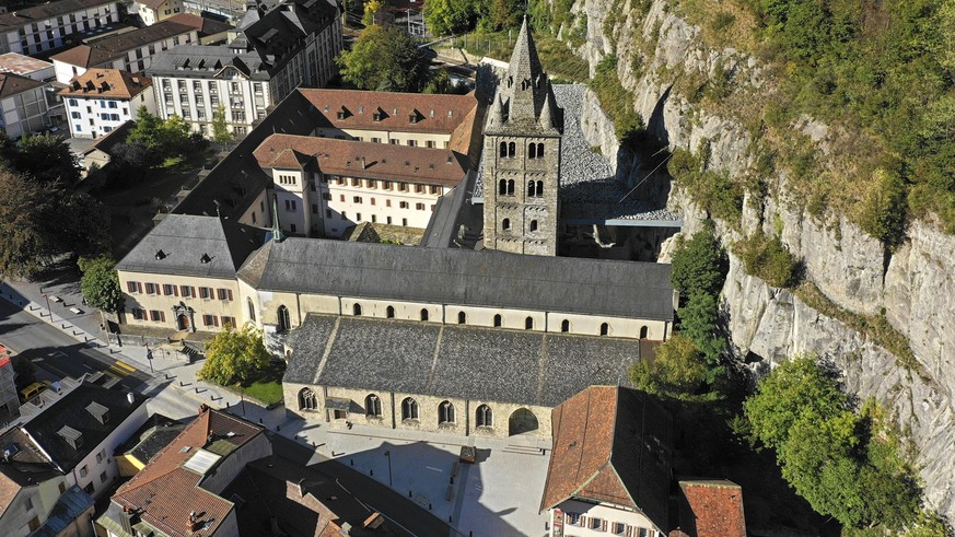 Abtei Saint-Maurice, Abbaye de Saint-Maurice d Agaune, Saint-Maurice, Kanton Wallis, Schweiz, Europa *** Abbey Saint Maurice Abbaye de Saint Maurice d Agaune Saint Maurice Canton Valais Switzerland Eu ...