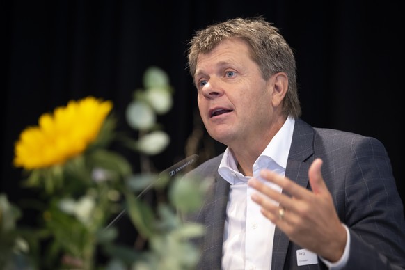 Juerg Grossen, Parteipraesident GLP Schweiz, spricht an der 49. Delegiertenversammlung der Gruenliberalen Partei Schweiz (GLP), am Samstag, 20. August 2022 in Solothurn. (KEYSTONE/Anthony Anex)