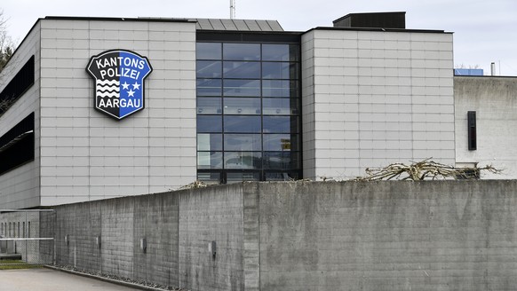 Mobile Polizei in Schafisheim (AG) am Freitag, 9. Maerz 2018. Das Bezirksgericht Lenzburg AG verhandelt in der kommenden Woche den Vierfachmord von Rupperswil. Der Angeklagte ist ein 34-jaehriger Schw ...
