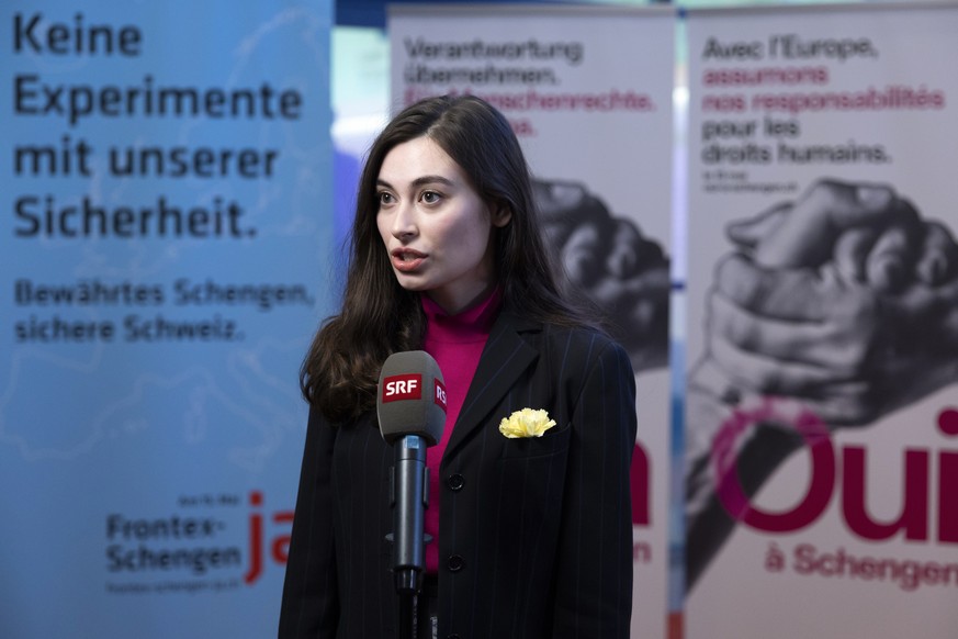 Sanija Ameti, Co-Praesidentin Operation Libero, gibt ein Interview, nach einer Medienkonferenz des ueberparteilichen Komitees &quot;Frontex-Schengen JA&quot;, am Dienstag, 29. Maerz 2022 in Bern. (KEY ...