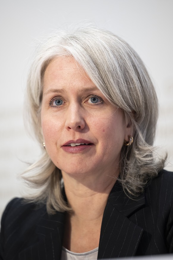 Franziska Bitzi, Stadtraetin und Finanzdirektorin Stadt Luzern, Die Mitte-LU, spricht waehrend einer Medienkonferenz des ueberparteilichen Ja-Komitees zur Individualbesteuerung im Hinblick auf die Ref ...