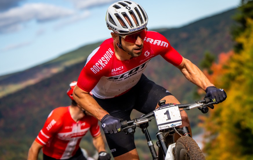 Nino Schurter from Switzerland, 2nd, in action during the UCI MTB Cross Country Men Elite, XCO, Mountain Bike World Cup, on Sunday, October 1, 2023, in Snowshoe, USA. (KEYSTONE/Maxime Schmid)