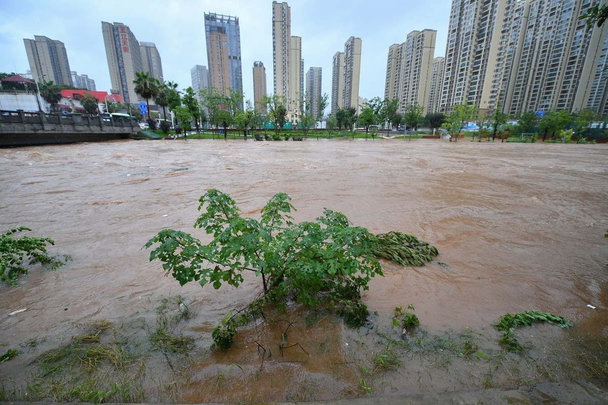 La Chine est touchée par de fortes pluies, comme ici à Hunan.