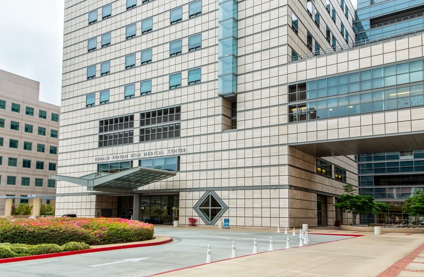 Im UCLA Health – Ronald Reagan Medical Center sind einige Ärzte auf FMF spezialisiert.