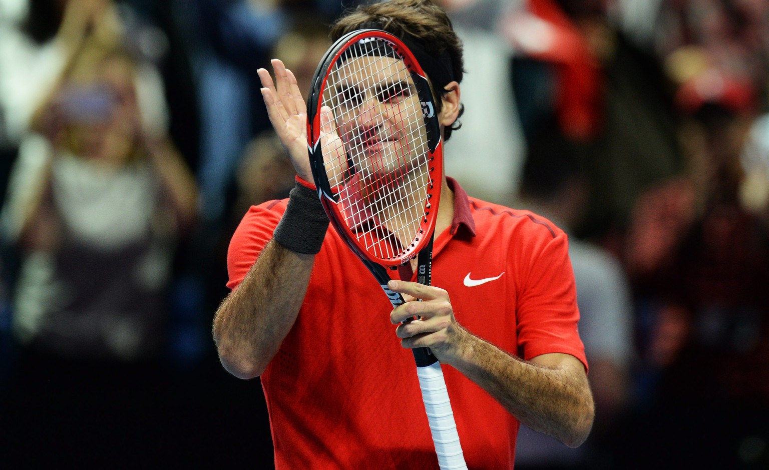 Roger Federer bedankt sich bei den Fans für die grossartige Unterstützung.