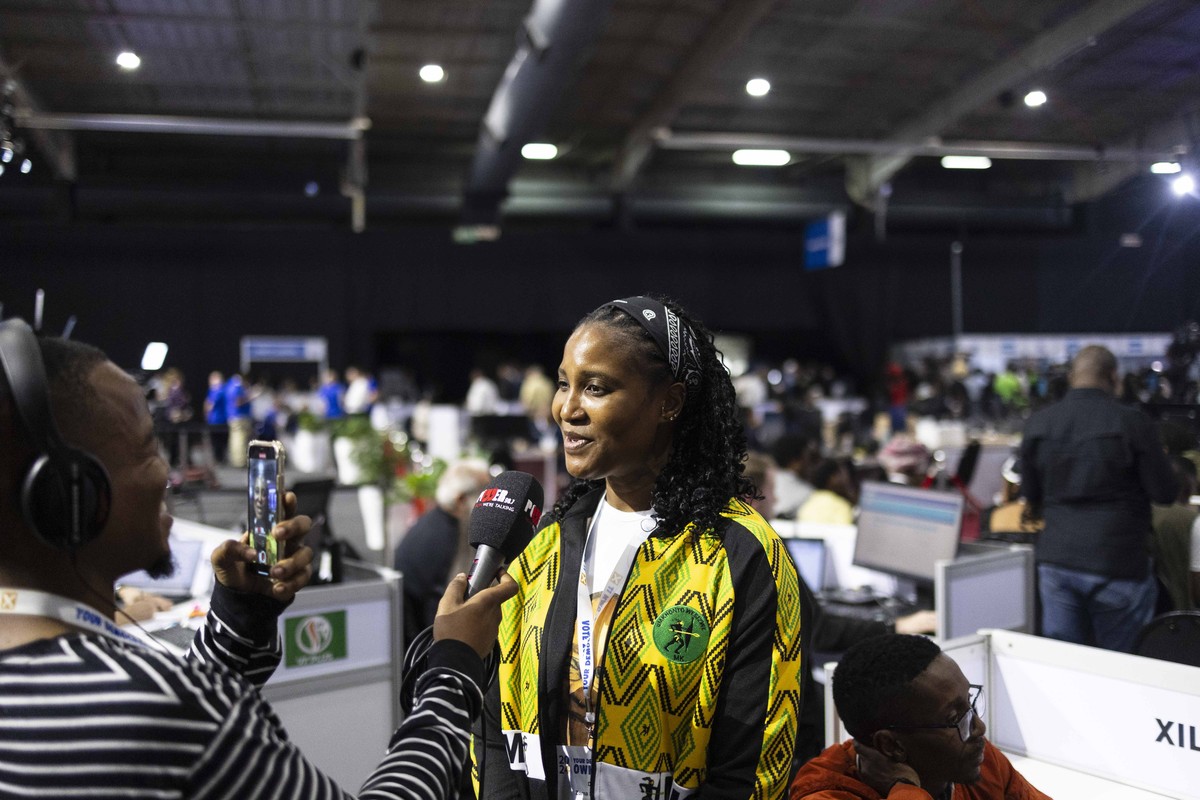 epa11381943 Former president Jacob Zuma's daughter, Duduzile Zuma-Sambudla (R) is interviewed as MK Party spokesperson in the IEC (Independent Electoral Commission) National Results Operations Ce ...