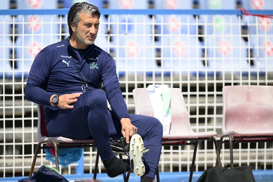 Switzerland&#039;s head coach Murat Yakin during a training session of the Switzerland&#039;s football national team at the Restelo stadium in Lisbon, Portugal, Monday, June 6, 2022. (KEYSTONE/Laurent ...