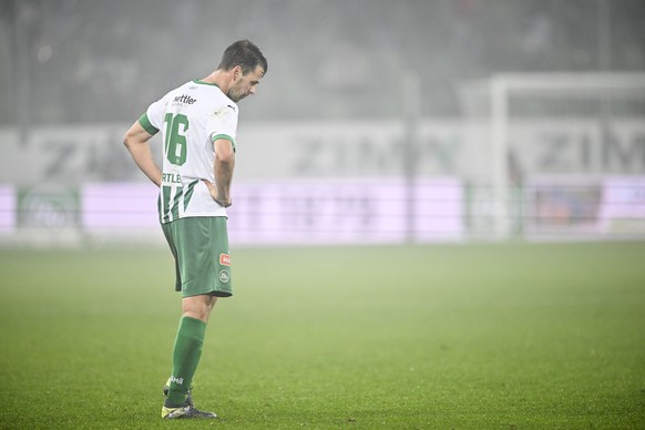 Lukas Goertler (SG) nach dem Fussball Meisterschaftsspiel der Swiss Super League zwischen dem FC St. Gallen und dem FC Winterthur, am Mittwoch, 30. Oktober 2024, im kybunpark in St. Gallen. (KEYSTONE/ ...