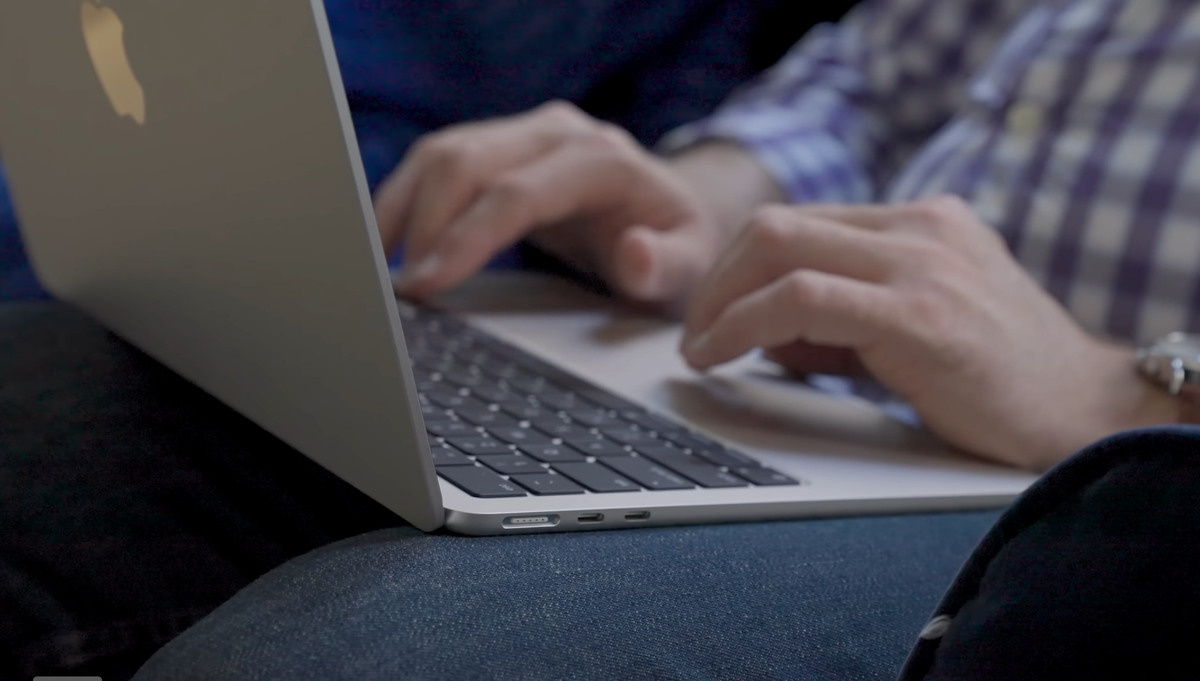 Das Macbook Air 15" von Apple (Juni 2023 lanciert) bietet nur zwei USB-C-Anschlüsse.