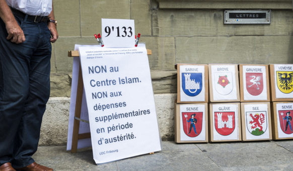 Die SVP Kanton Freiburg sammelte eifrig Unterschriften für die Initiative zur Verhinderung des Islamzentrums.