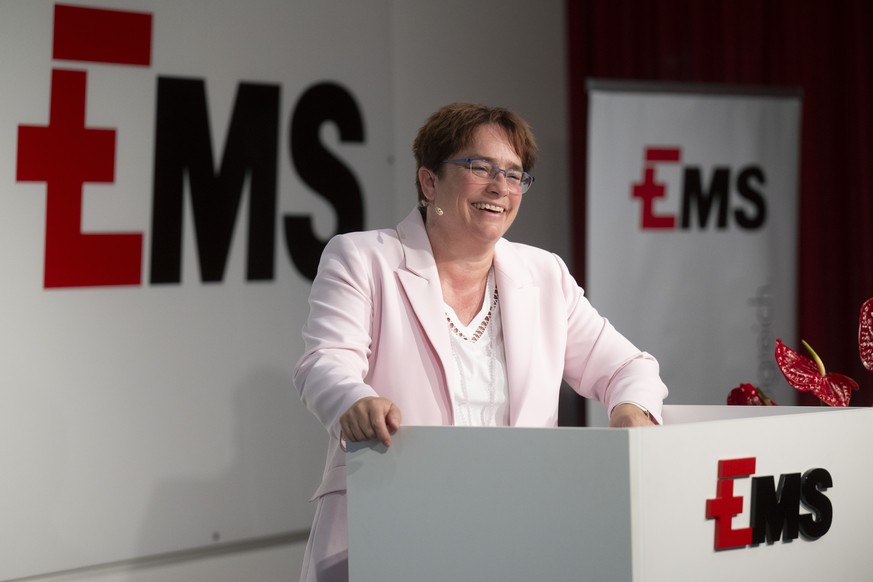 CEO Magdalena Martulla-Blocher spricht an der Bilanzmedienkonferenz zum Halbjahresabschluss der Ems Chemie, am Freitag, 14. Juli 2023, in Domat/Ems. (KEYSTONE/Gian Ehrenzeller)